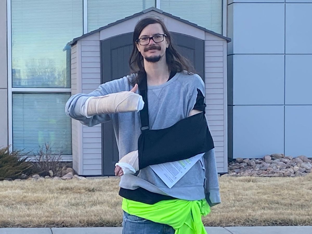 IRL Streamer injures himself while skating (Image via Reddit)