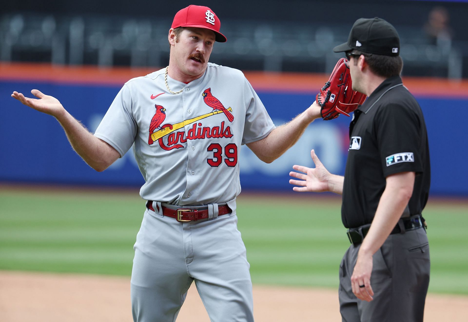 Mikolas struggles, Cards' bats go quiet early on in 8-4 loss to