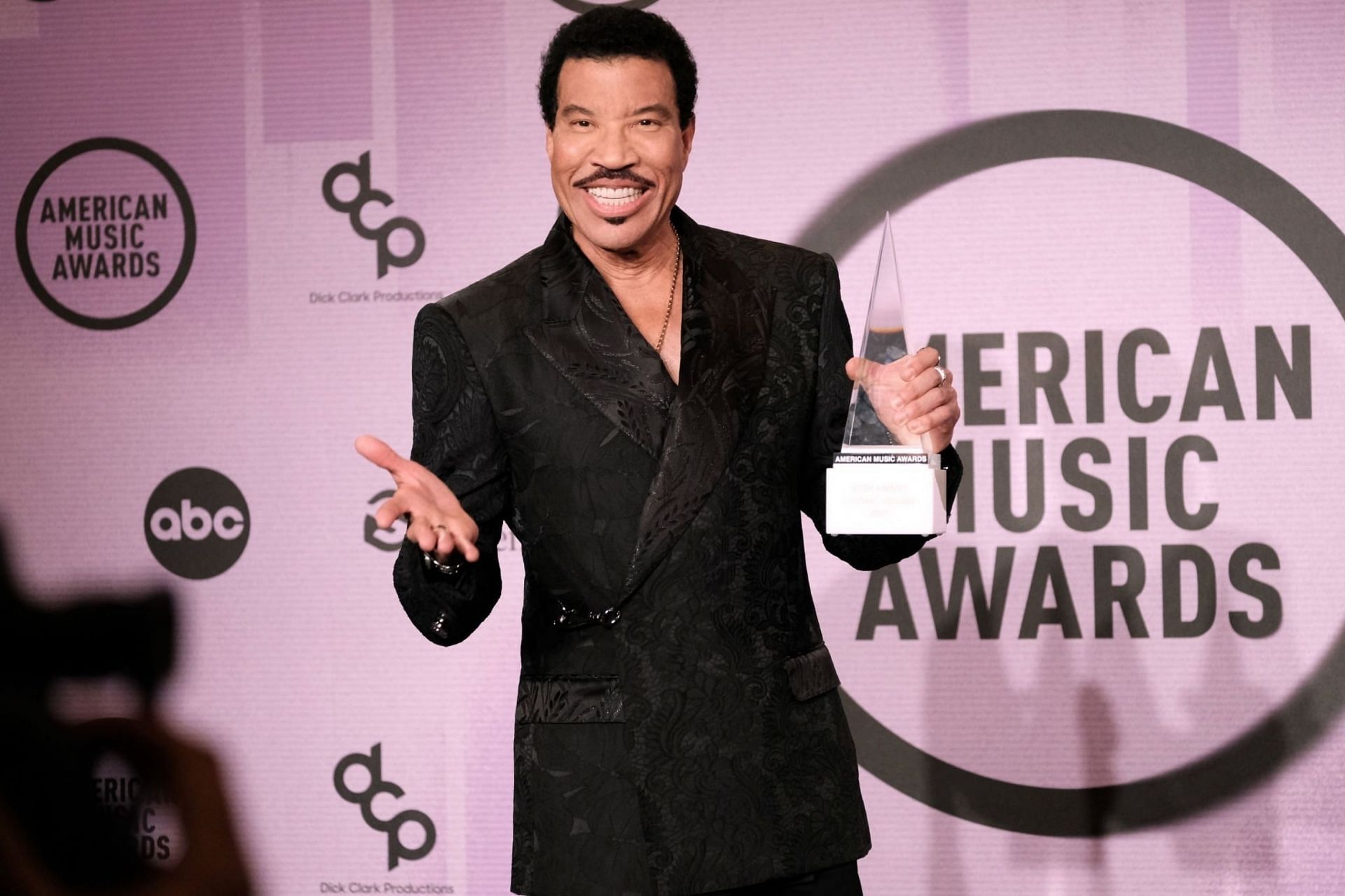Lionel Richie at the 2022 American Music Award (Image via Getty Images)