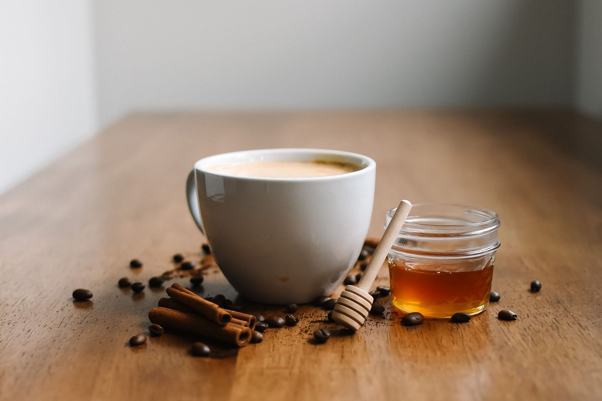 Is chai tea good for you? (Image via Pexels / Julissa Helmuth)
