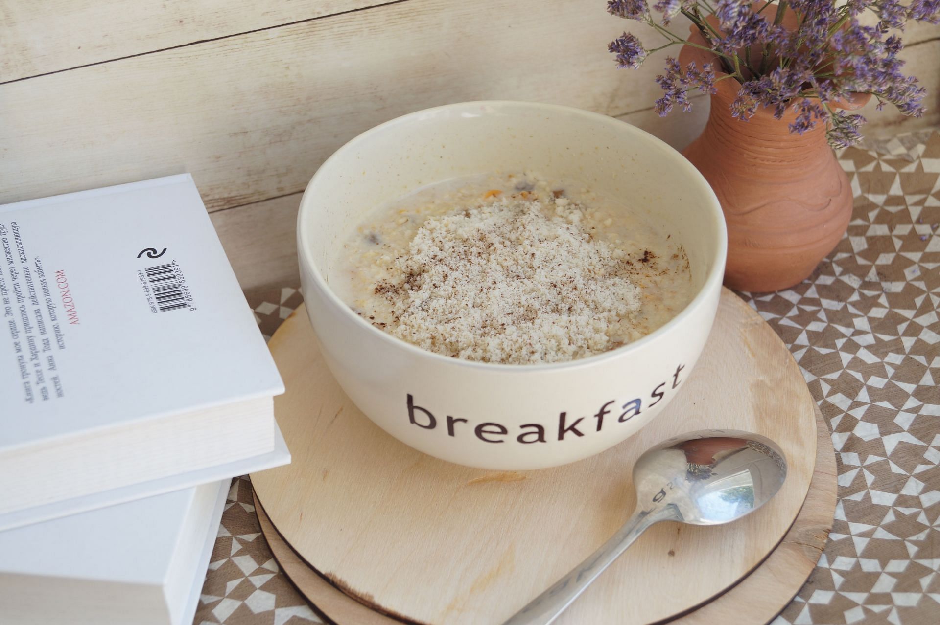 Is oatmeal good for constipation? (Image via Unsplash / Ekaterina Kasimova)