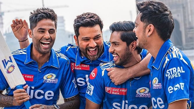 मुंबई इंडियंस ने लॉन्च की IPL 2023 के लिए नई जर्सी