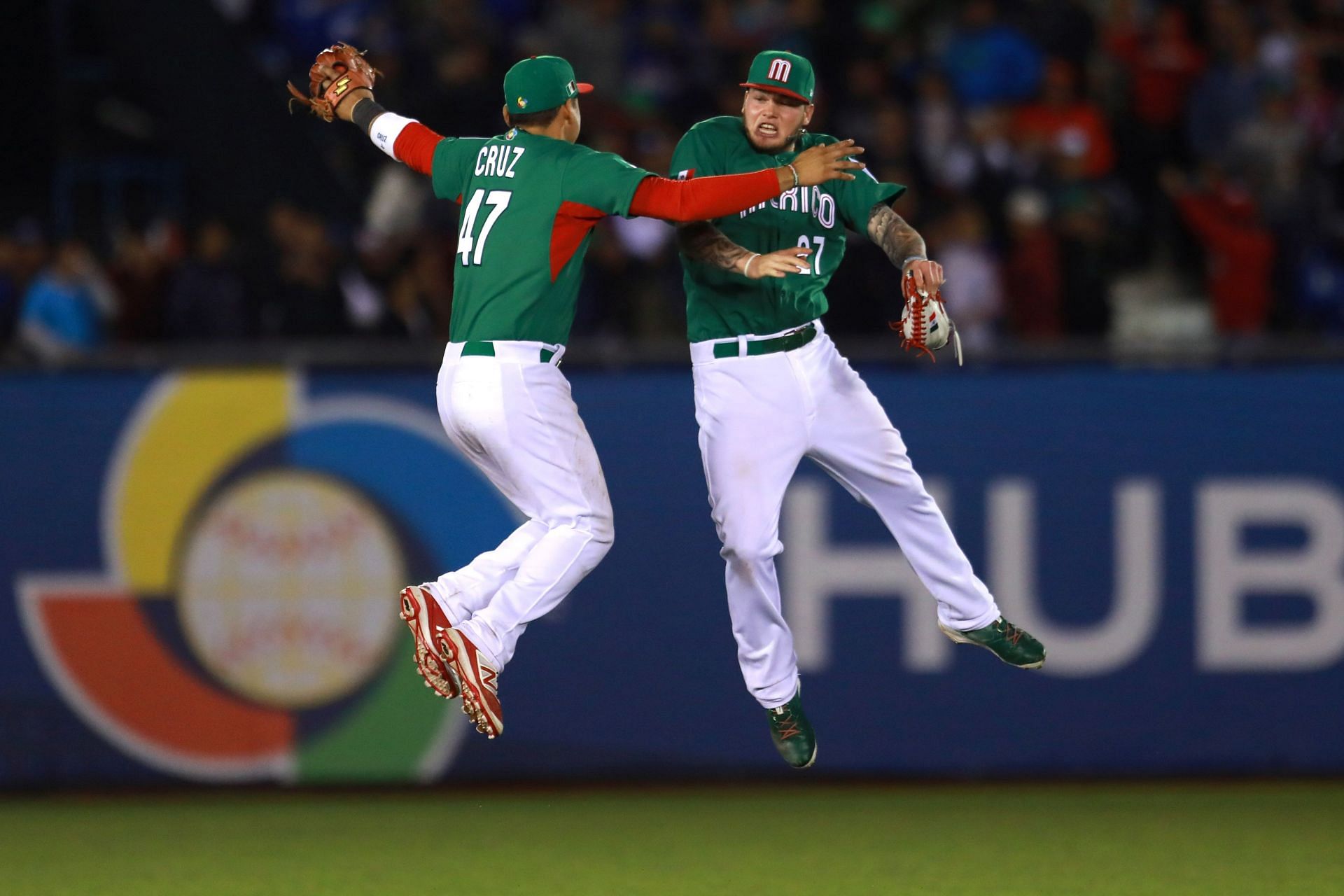 World Baseball Classic on X: Team Mexico clinches the top seed from Pool C  and advances into the #WorldBaseballClassic quarterfinals after defeating  Team Canada. 🇲🇽  / X