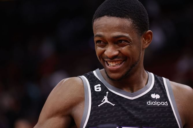 Watch: De’Aaron Fox passes it off an opponent's back to set himself up for a massive dunk