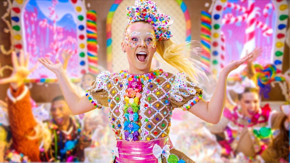 How tall is Jojo Siwa?