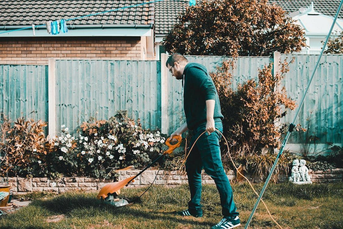 Tilling and Stretching: The Benefits of Yoga for Gardeners (Image via Pexels/Lisa Fotios)