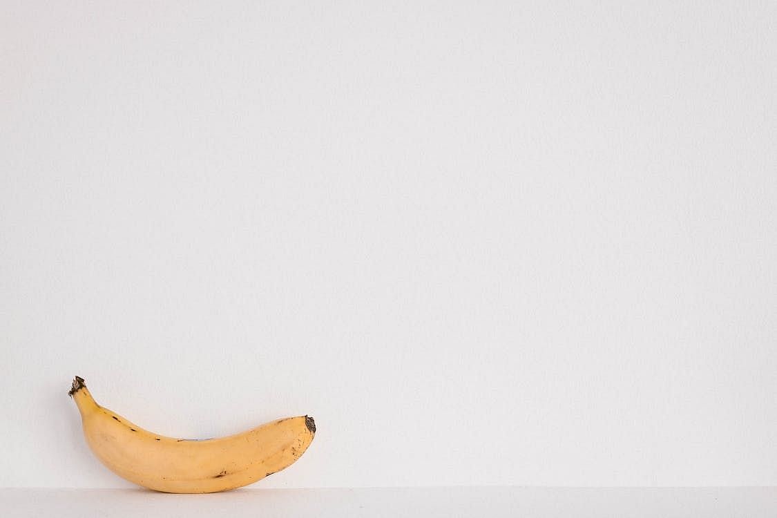 Eating a banana before workout has become a popular pre-workout ritual for many fitness enthusiasts. (Andreea Ch/ Pexels)
