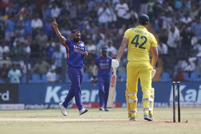 "The batting looked slightly 50-50" - Aakash Chopra on Australia's collapse in 1st ODI vs India