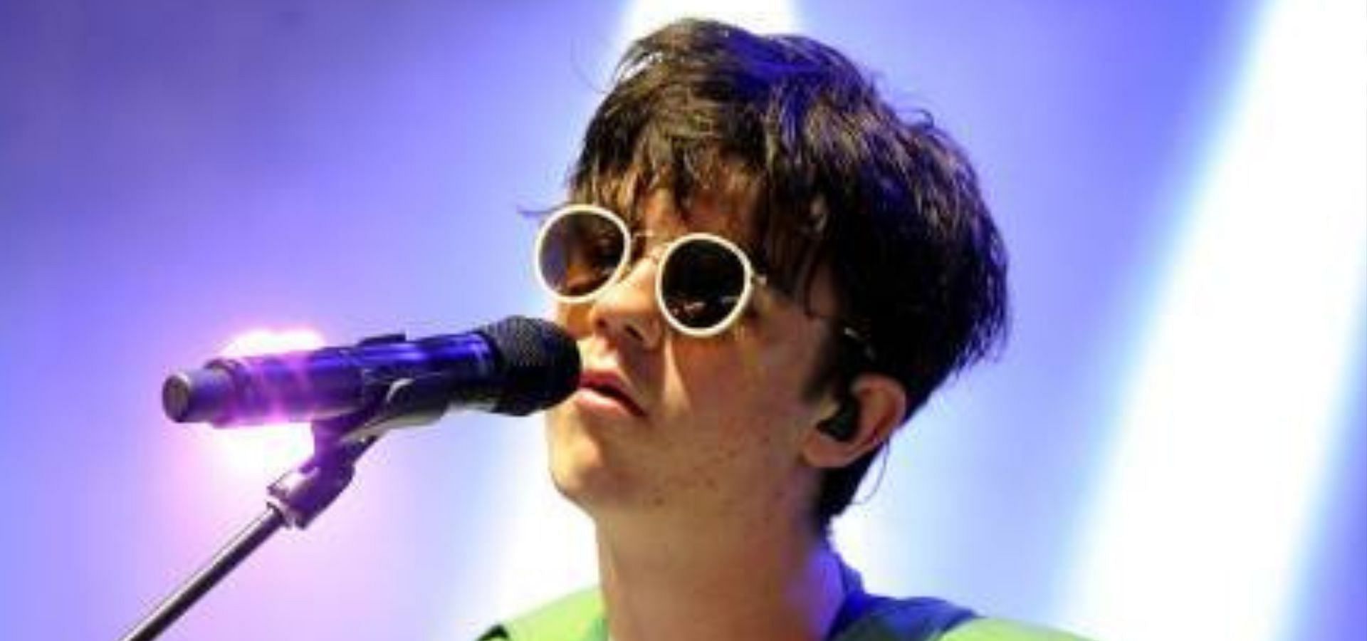 Declan McKenna performing live in concert (Image via Getty)