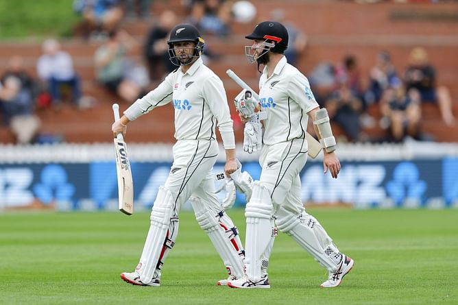 NZ vs SL : न्यूजीलैंड और श्रीलंका के बीच पहले दिन का खेल बारिश से प्रभावित, कीवी ओपनर ने खेली शानदार पारी