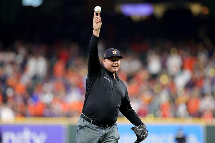 Roger Clemens makes surprise appearance at Minute Maid Park to