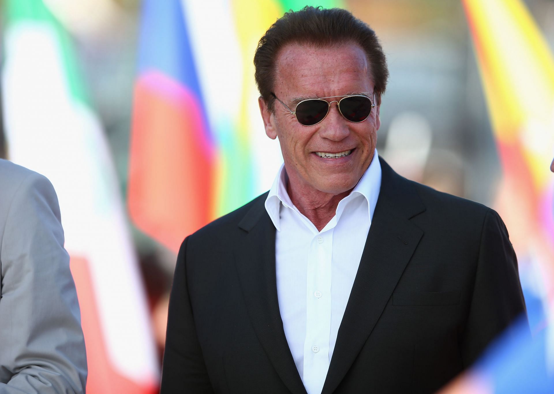WHEN ARNOLD SCHWARZENEGGER WENT OUT IN PUBLIC - PEOPLE'S REACTIONS  MOTIVATION 