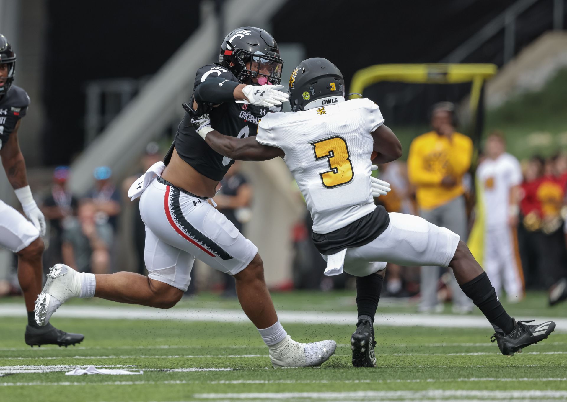 The Athletic Names Cincinnati Linebacker Ivan Pace Jr. Potential 2023 NFL  Draft Sleeper - All Bearcats