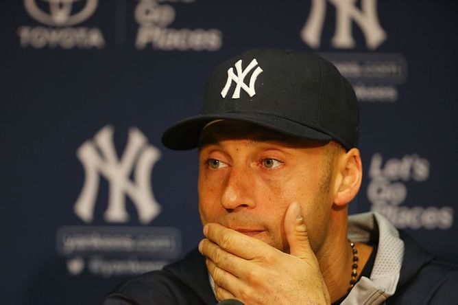 When Yankees legend Derek Jeter slammed a fan for believing decade-old rumored gift basket tale: "You're a f–-kin' idiot!"