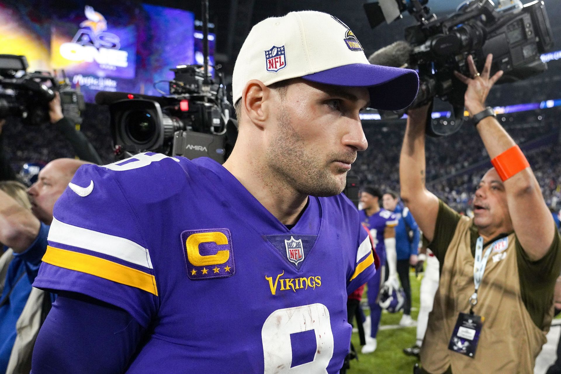 It's official! Vikings sign QB Kirk Cousins to three-year, $84 million deal