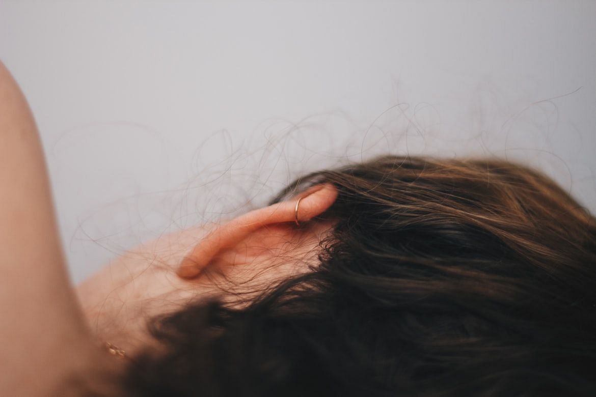 Recognizing the Signs of Ear Infection in adults (Image via Unsplash/Hayes Potter)