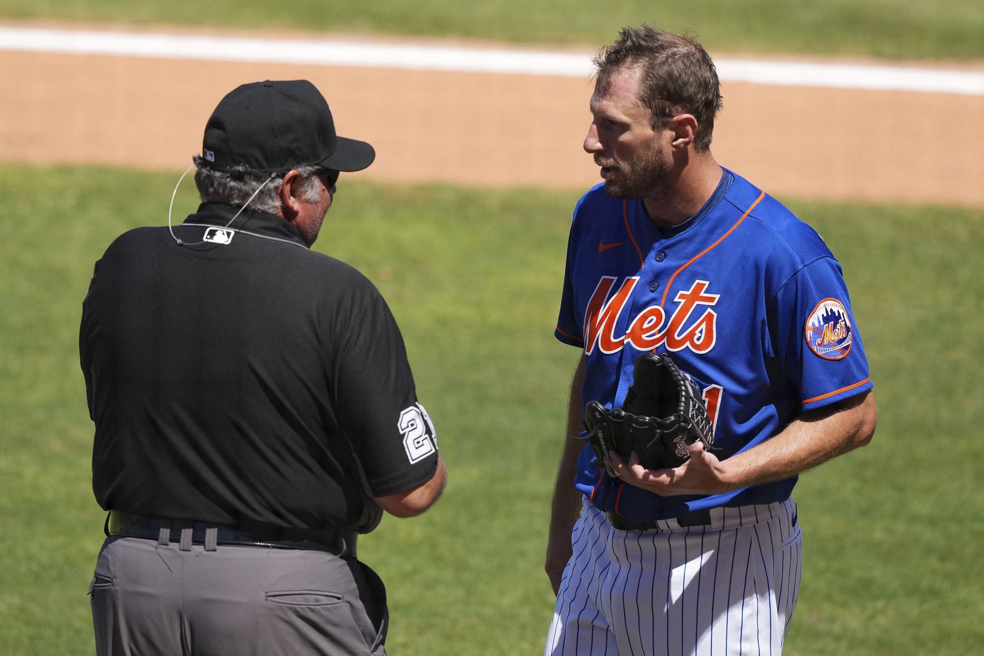 Scherzer tests pitch clock limits, gets quick-pitch balk