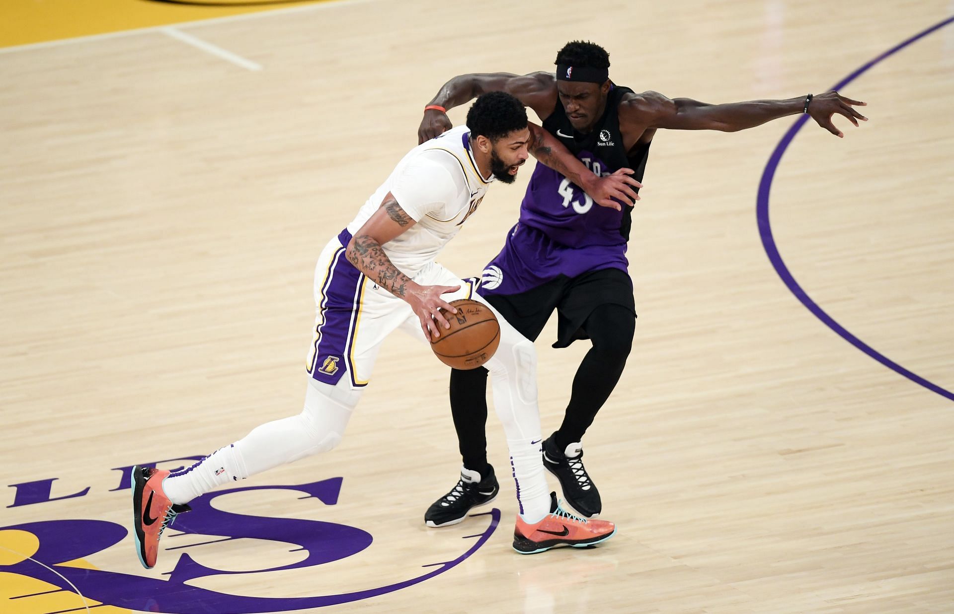 Toronto Raptors v Los Angeles Lakers