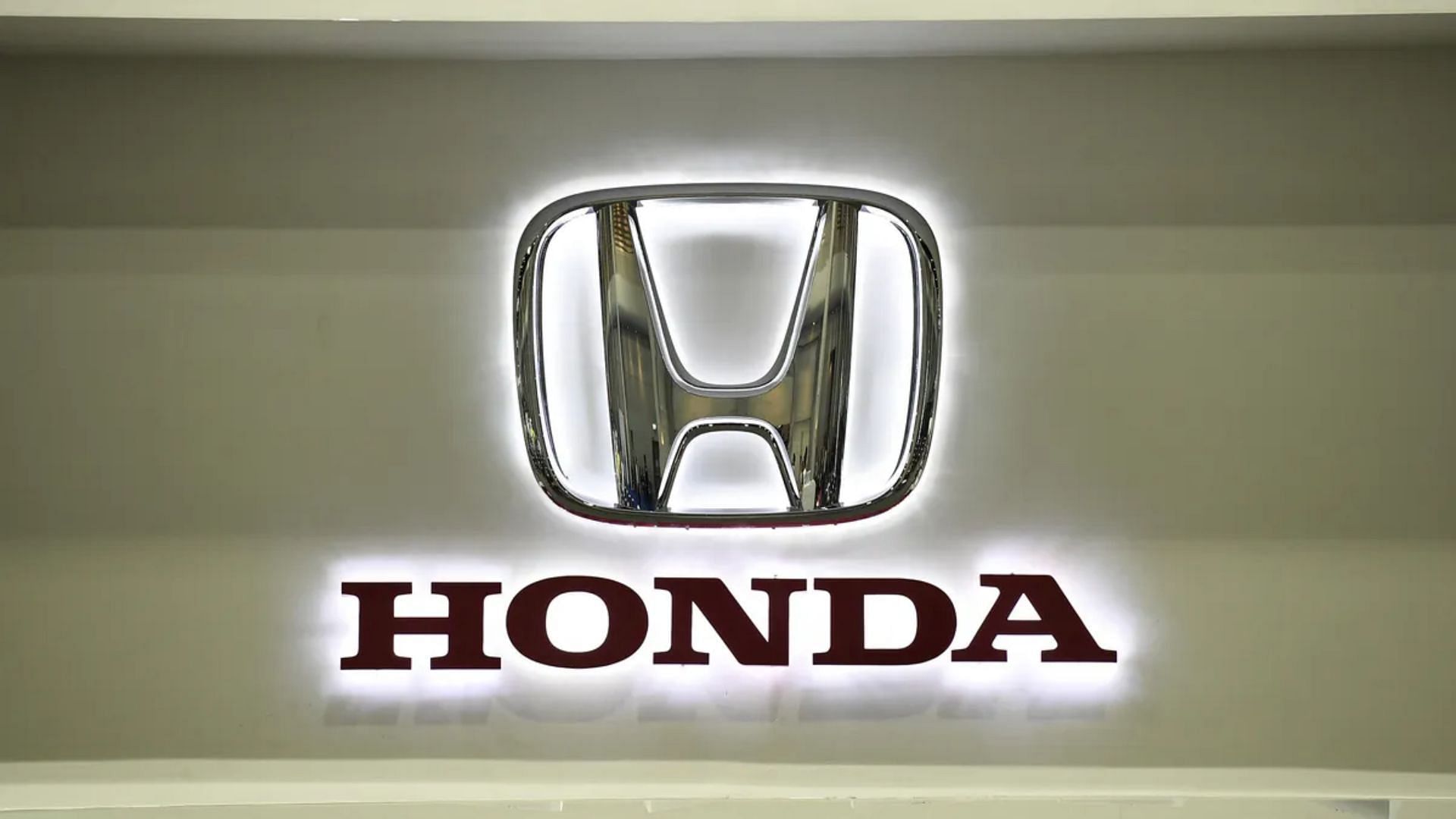 Honda has issued a nationwide recall of over 330,000 Odyssey, Passport, Pilot and Ridgeline vehicles over the potential risk of accident and/or crash (Image via Lillian Suwanrumpha/ Getty Images)