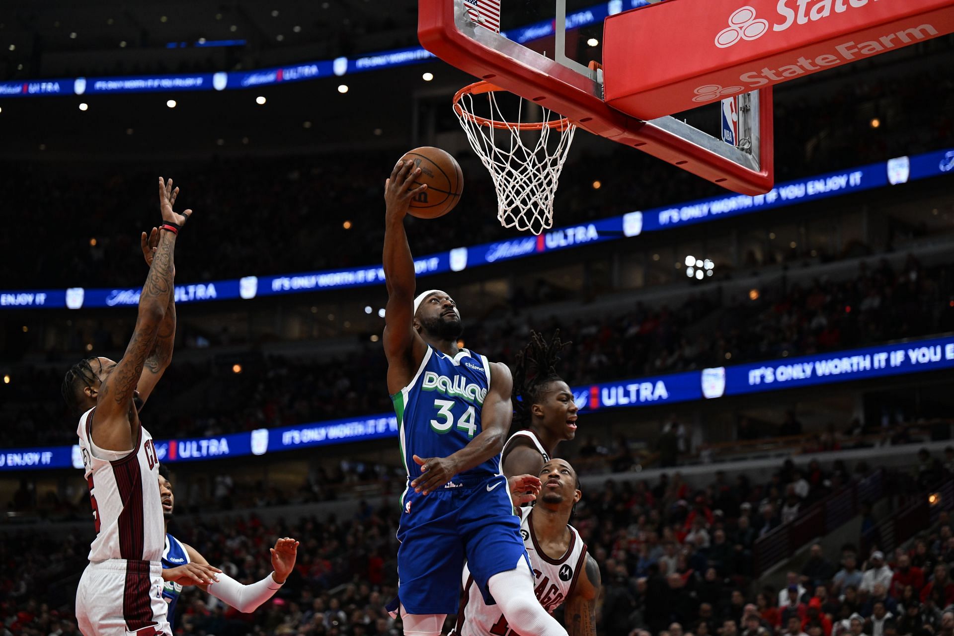 Dallas Mavericks v Chicago Bulls