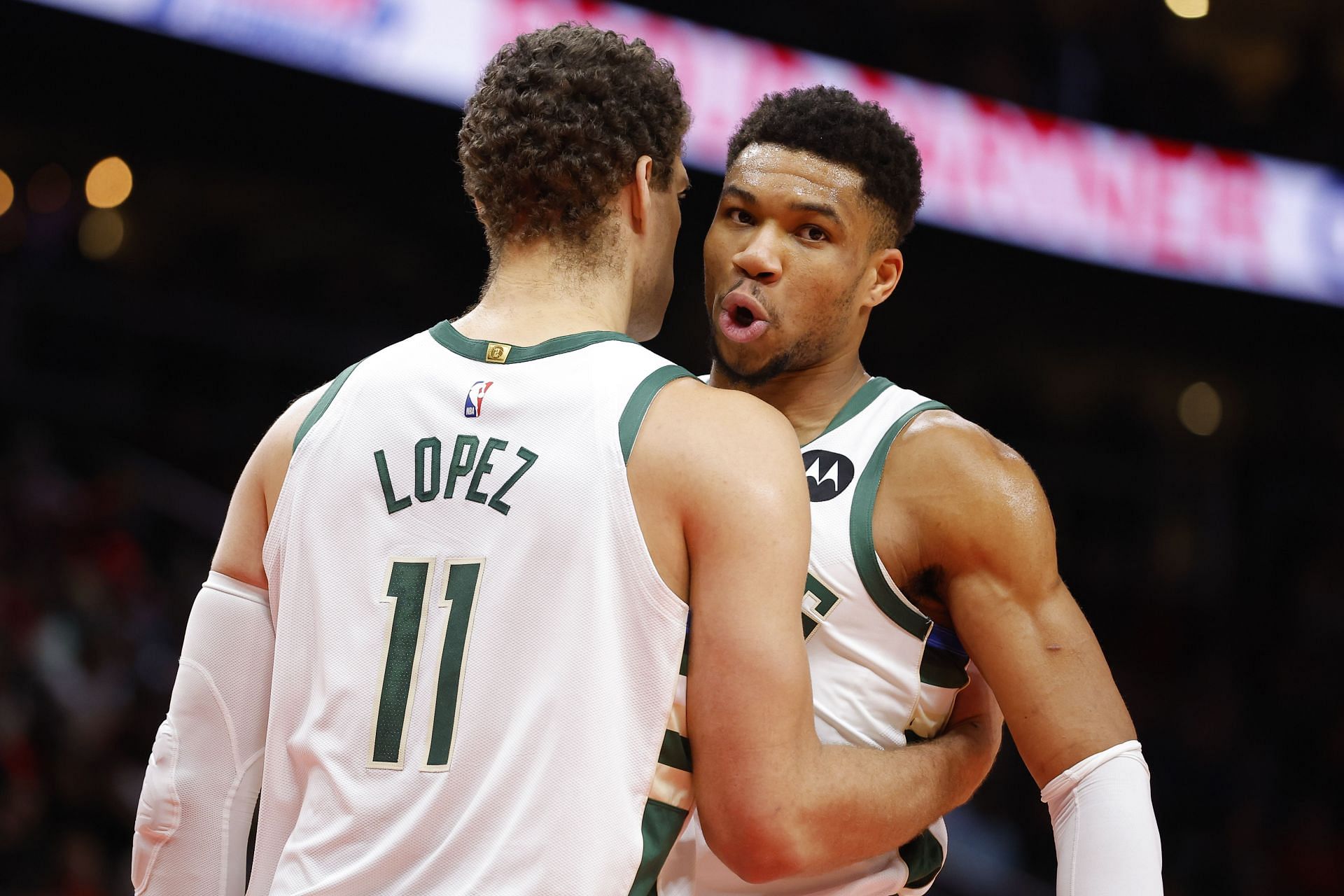 Brook Lopez ejected for backin up for Giannis after Trey Lyles' shove