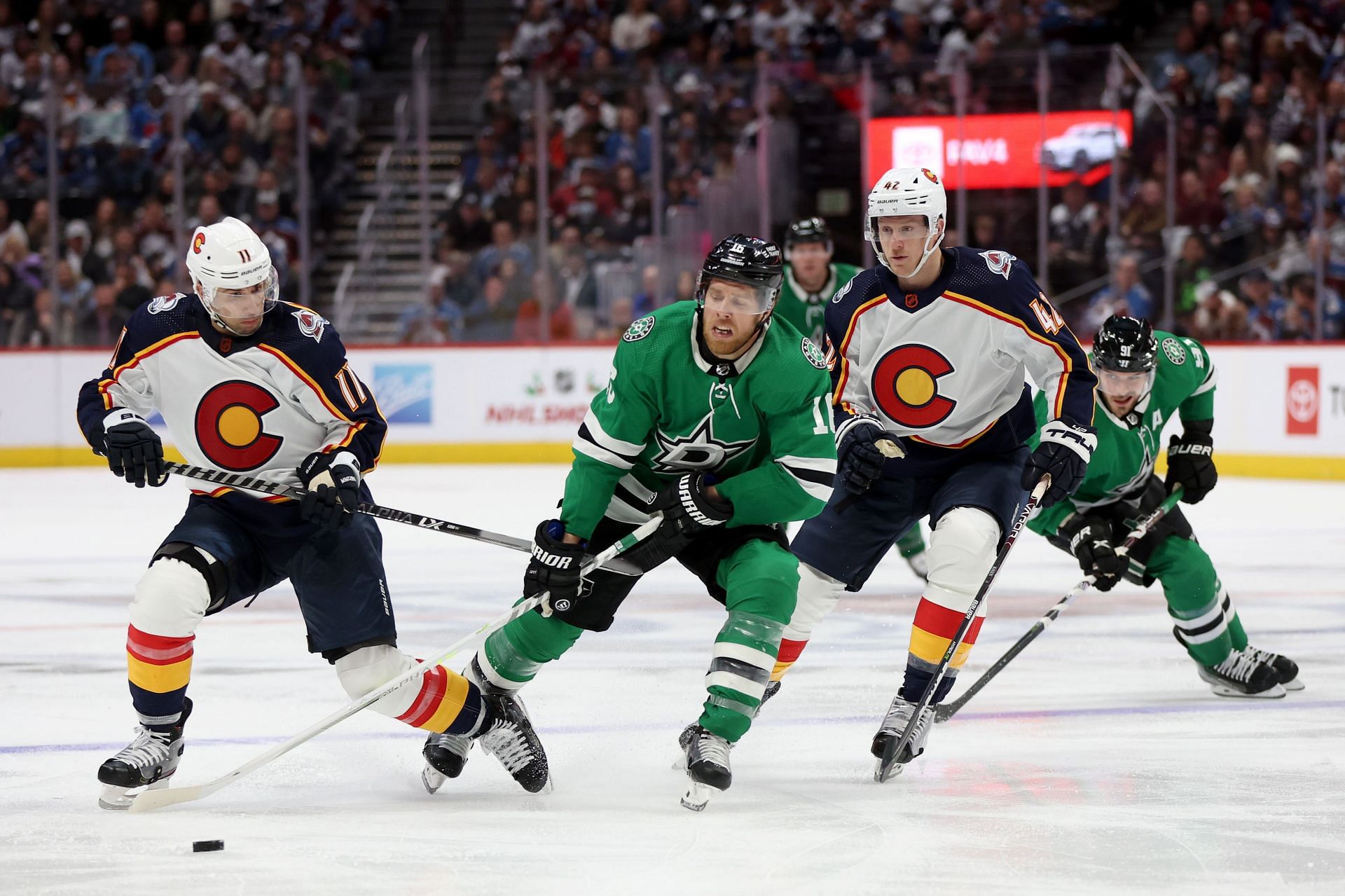 Players in action during Dallas Stars v Colorado Avalanche game