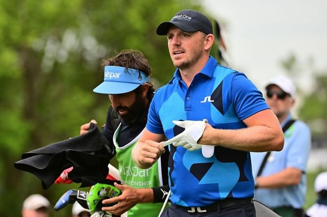 "He’s reverted to his old ways"- Fans react to Matt Wallace’s heated bust-up with his caddie