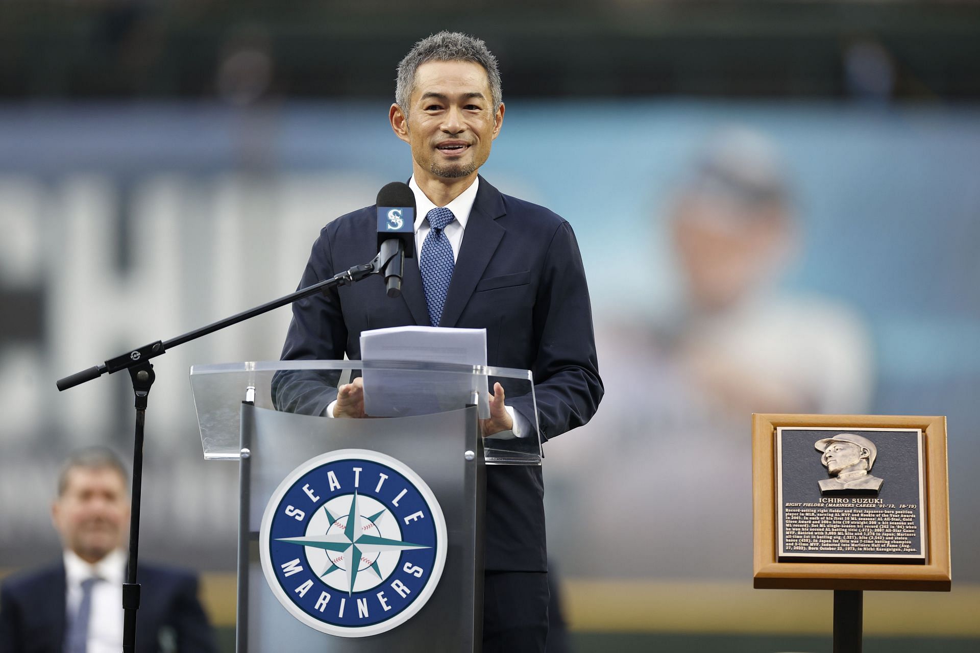 Our best manager since Lou Piniella! (And he might be better than Piniella)  : r/Mariners