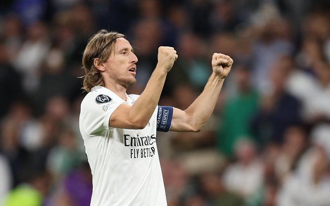 Real Madrid Info ³⁵ on X: Real Madrid's official account chose a photo of  Luka Modric in the green jersey at Al-Jawhara Stadium, after announcing his  contract renewal. Coincidence? 