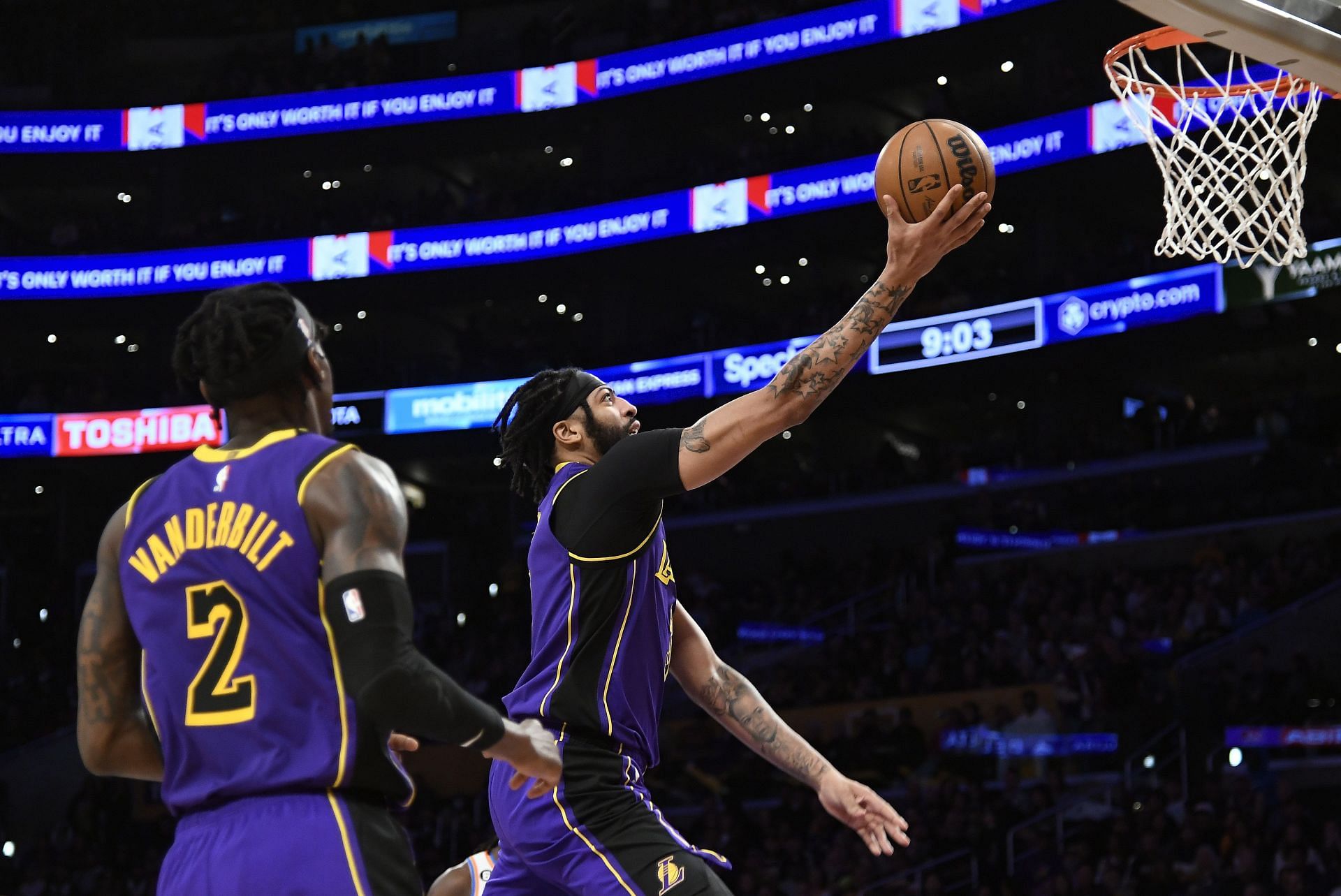 Oklahoma City Thunder v Los Angeles Lakers