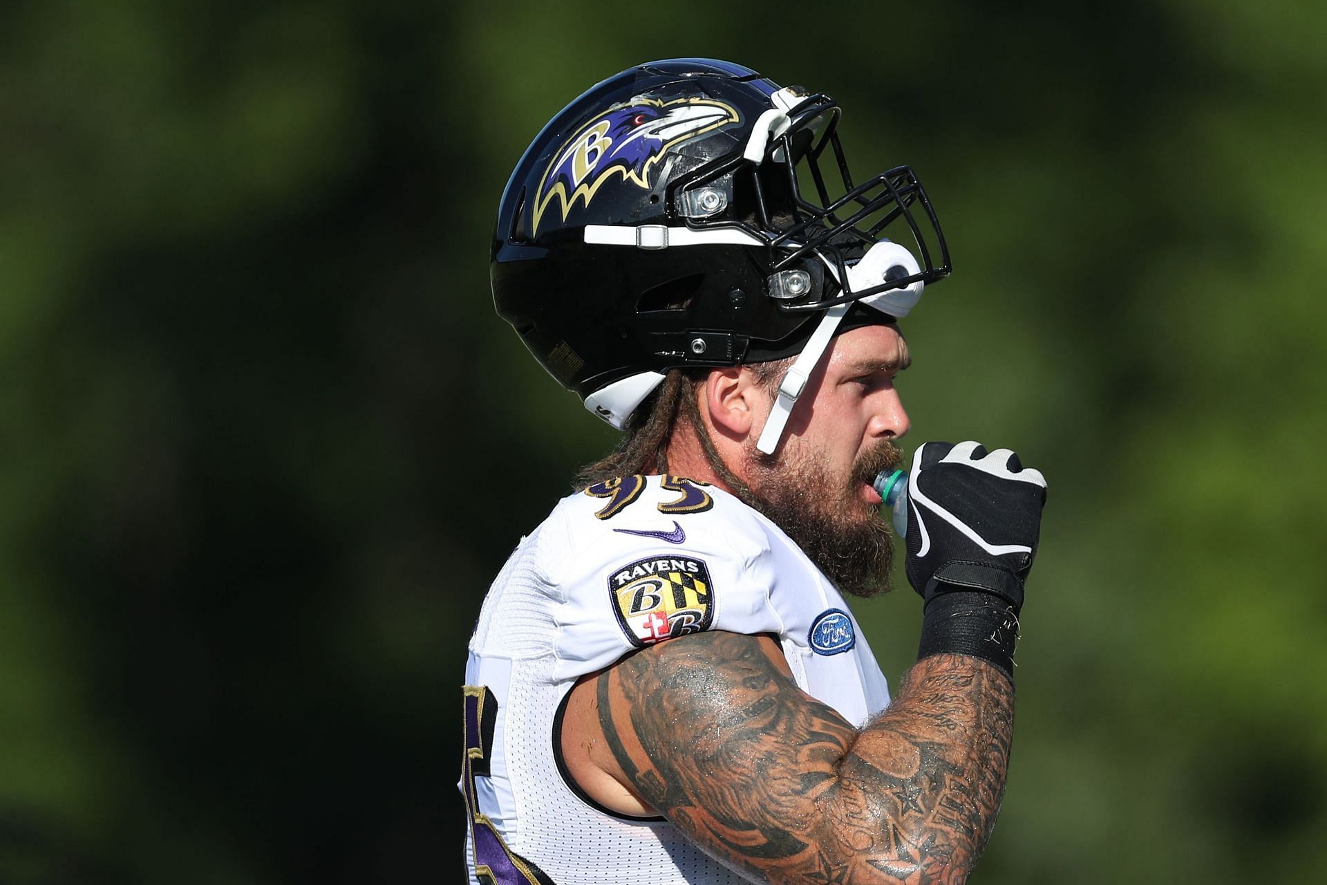 Former NFL DL Derek Wolfe Says He Used to Take Adderall, Mushrooms