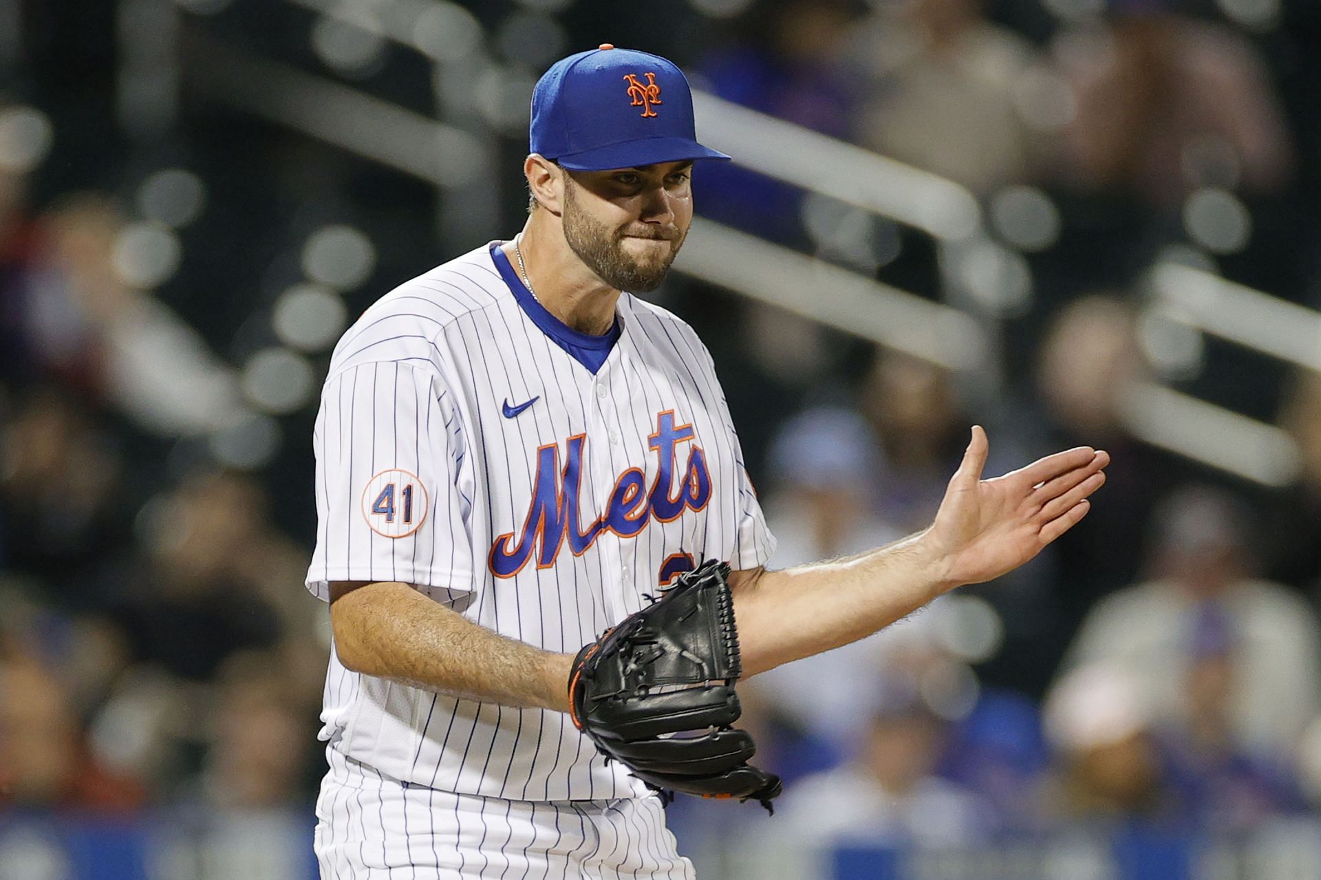 Peterson makes sure Mets are pitcher perfect