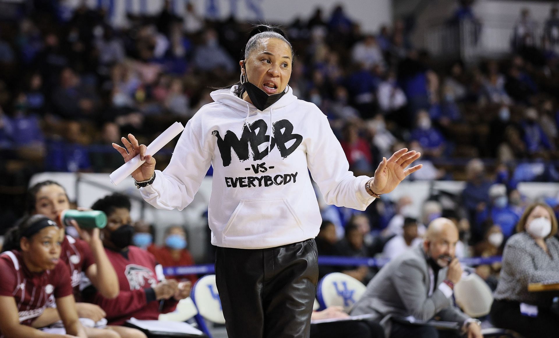 Is Dawn Staley married to Lisa Boyer? All you need to know about 2023  Naismith Coach of the Year