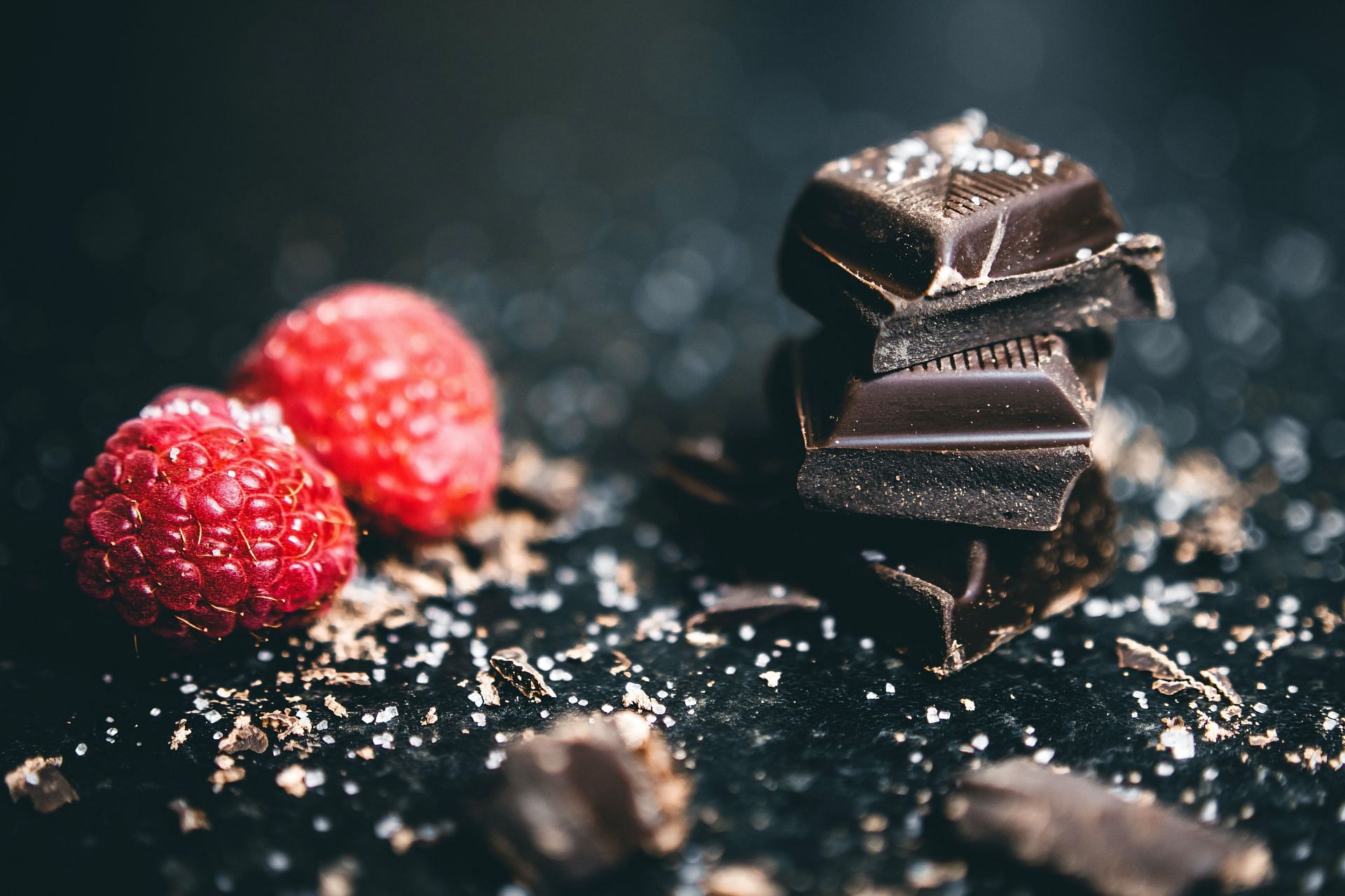Tea, chocolate and wine are rich in flavonoids. (Image via Pexels / Lisa Fotios)
