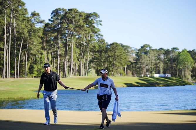 Top 5 richest golf caddies in the world