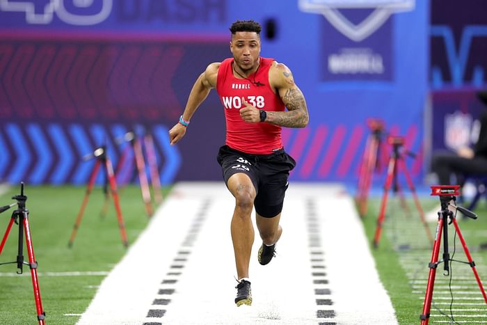 Houston Football on X: FREAK. @ParishDerek's 4.09 20-yard shuttle was: -  Faster than 18 of 19 WR's at the NFL Combine this year. - Faster than all  defensive lineman in the last