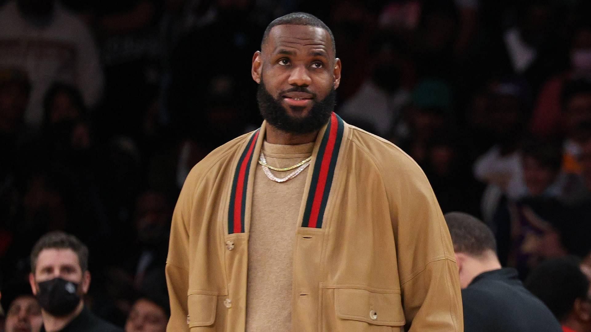 Los Angeles Lakers star LeBron James to miss at least 3 weeks with right  foot injury