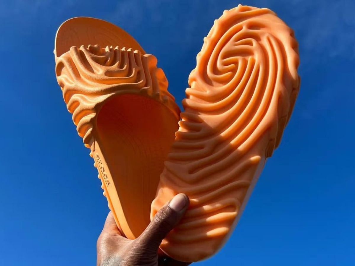 The early image of the Citrus Milk colorway of Crocs Pollex Slides shared by the designer (Image via Instagram/@salehebembury)