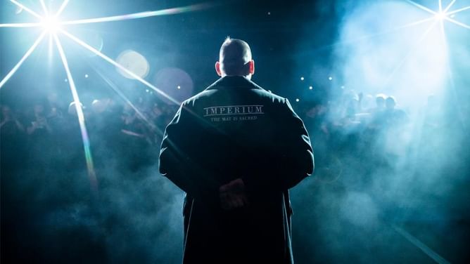 "That's when you can feel them the most" - WWE official mesmerized by special aspect of Gunther's entrance on SmackDown