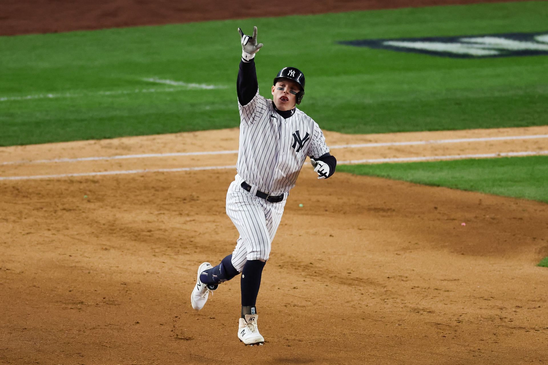 Yankees Injury Roundup: DJ LeMahieu's consecutive absence sparks fear,  Gleyber Torres skips until final inning, and more - April 13, 2023