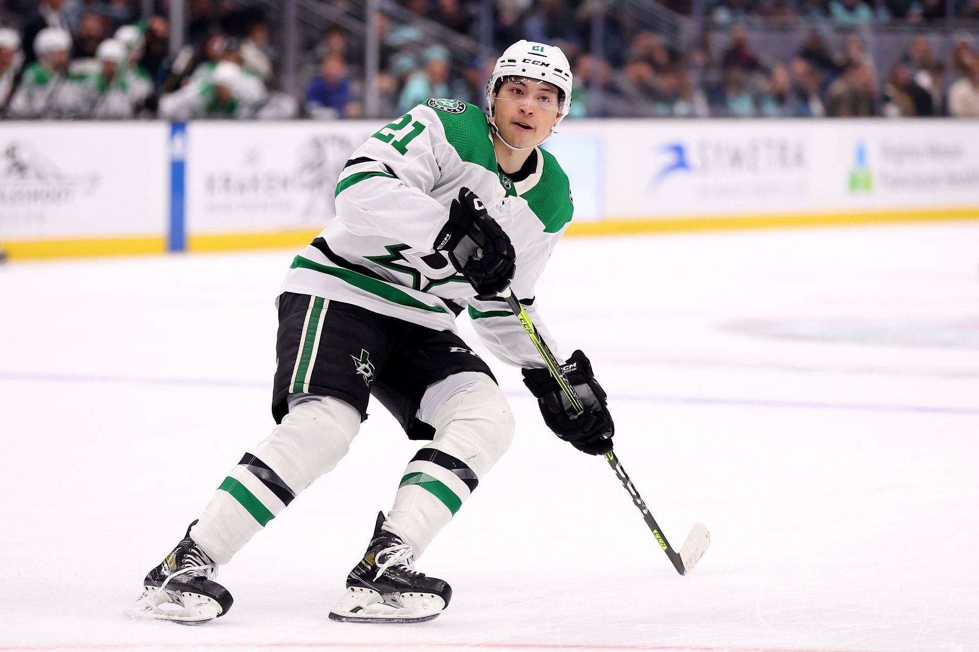 He may be the second Filipino-American to play in the NHL, but he's the  first Jason Robertson to play for the Dallas Stars. 🇵🇭🇺🇸 Our…