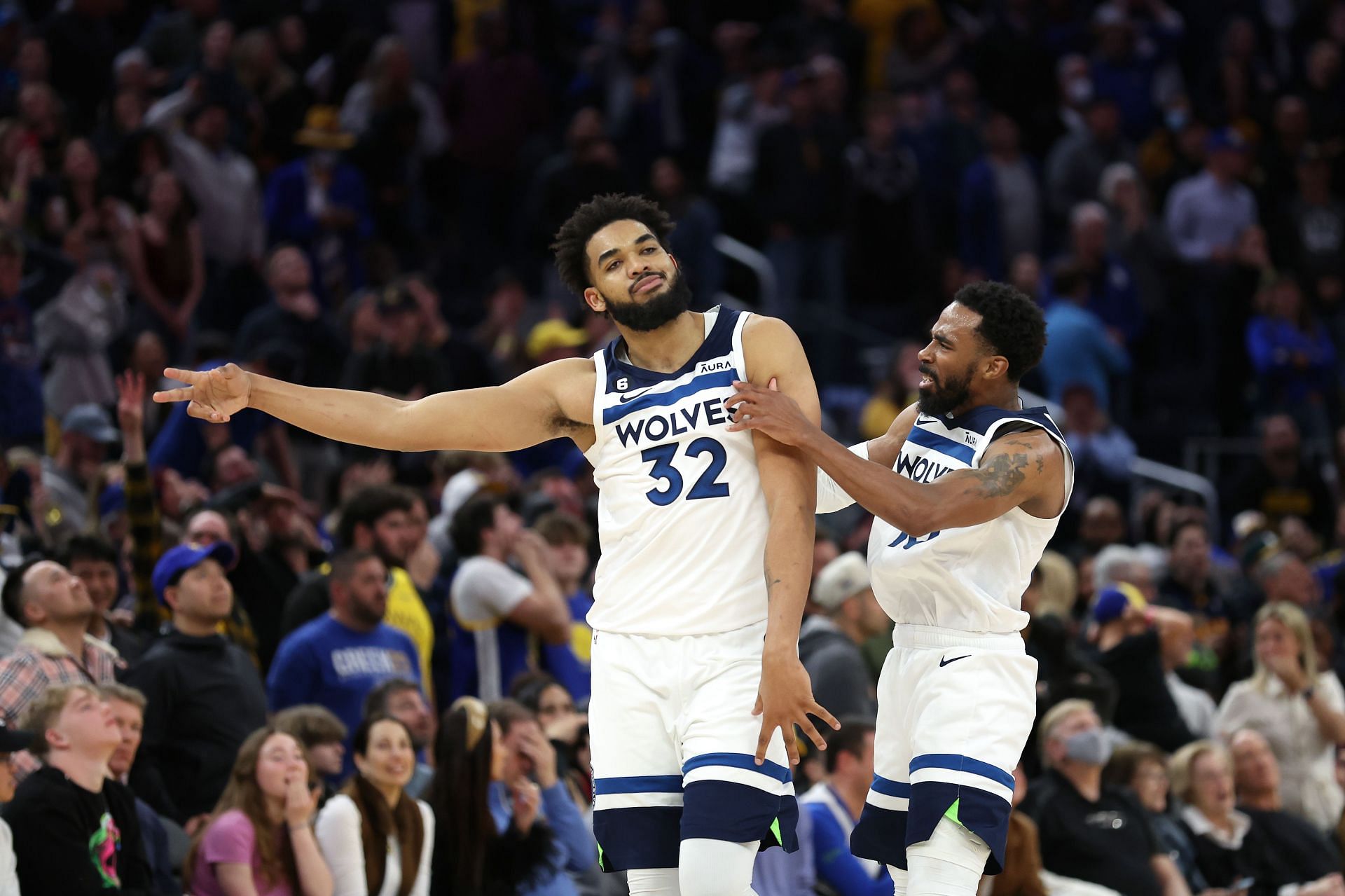 Timberwolves' Karl-Anthony Towns approached to join gym basketball