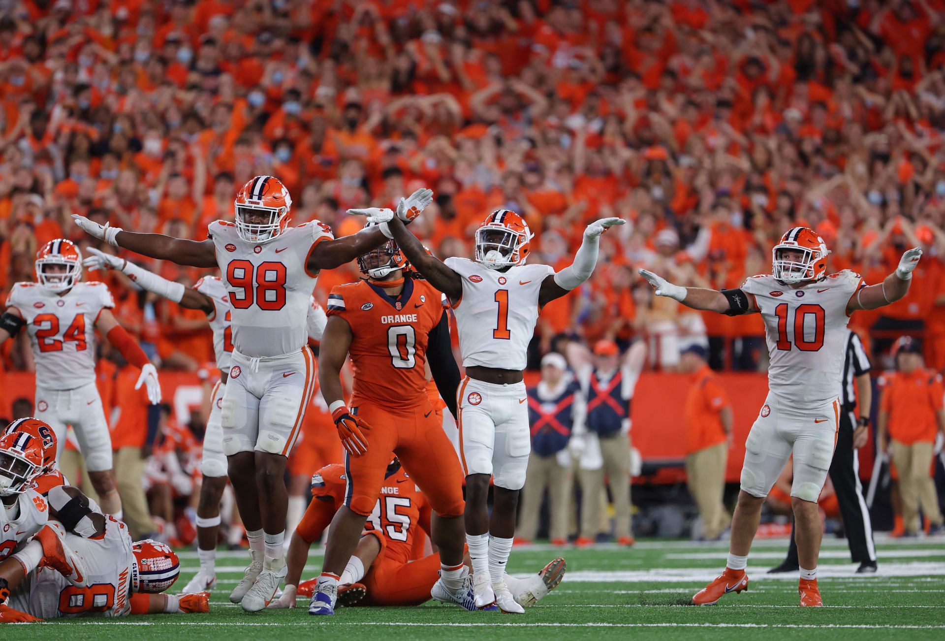 Myles Murphy #98 of the Clemson Tigers celebrates a missed field goa