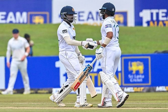 SL vs IRE : आयरलैंड के खिलाफ श्रीलंका ने पहली पारी में बनाया 700 से ज्यादा का स्कोर, प्रमुख बल्लेबाजों ने जड़े दोहरे शतक