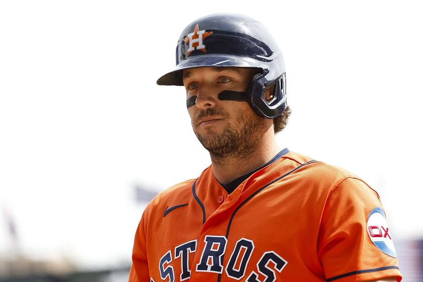 Astros' Alex Bregman makes a lightning fast grab to secure the out at first  vs. Twins