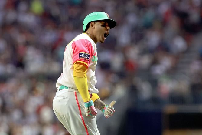 MLB analyst thrilled to witness San Diego Padres' star-studded lineup firing together in Mexico City Series