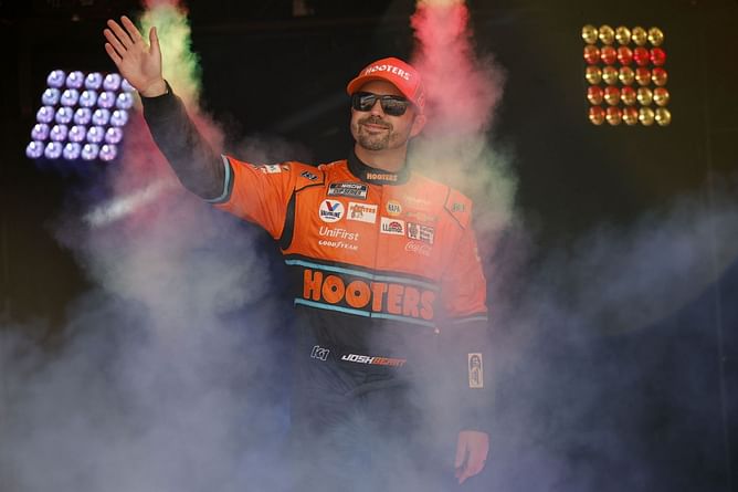 “Could he be a good choice to replace Harvick?”: Chase Elliott stand-in earns plaudits as NASCAR fans demand full-time seat for Josh Berry