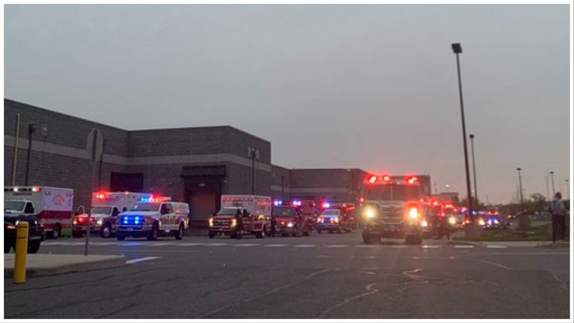 A shooting at the Christiana Mall injured at least three people, (Image via Tabs/Twitter)