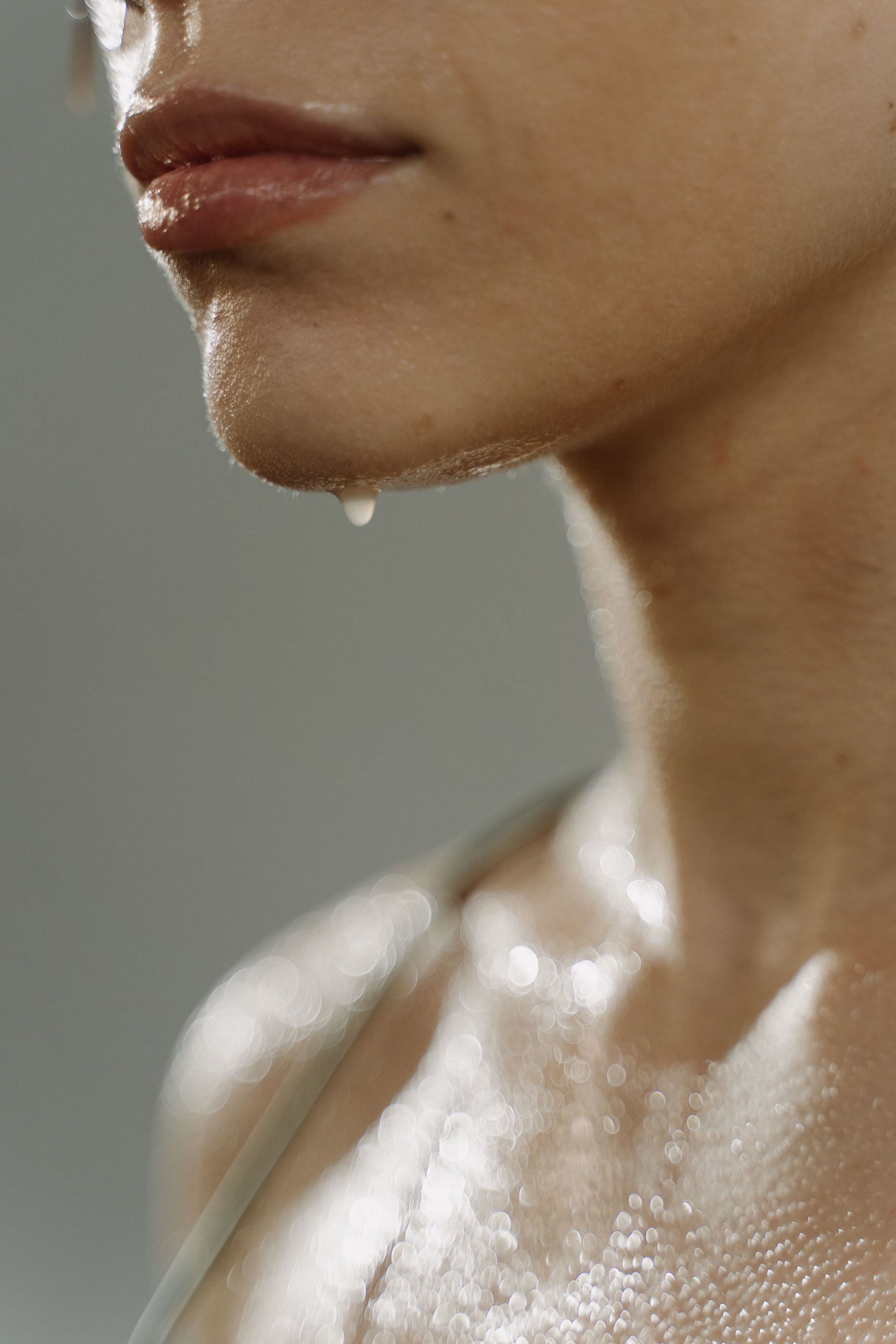 Not showering after exercise should be avoided.. (Image via Pexels)