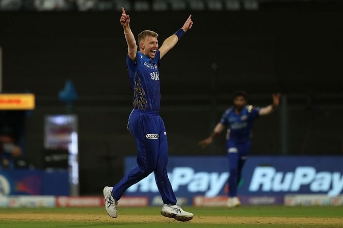 Riley Meredith joins Mumbai Indians as Jhye Richardson's injury replacement